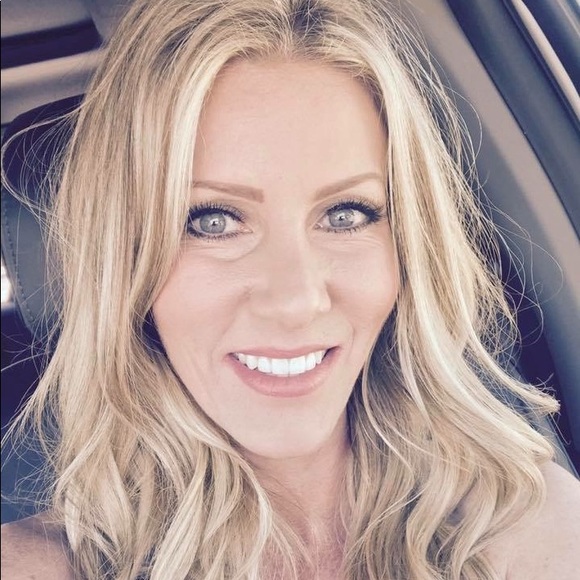 Meet your Posher, Amber - Picture 1 of 1